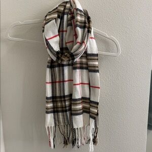 100% Cashmere Plaid Scarf
